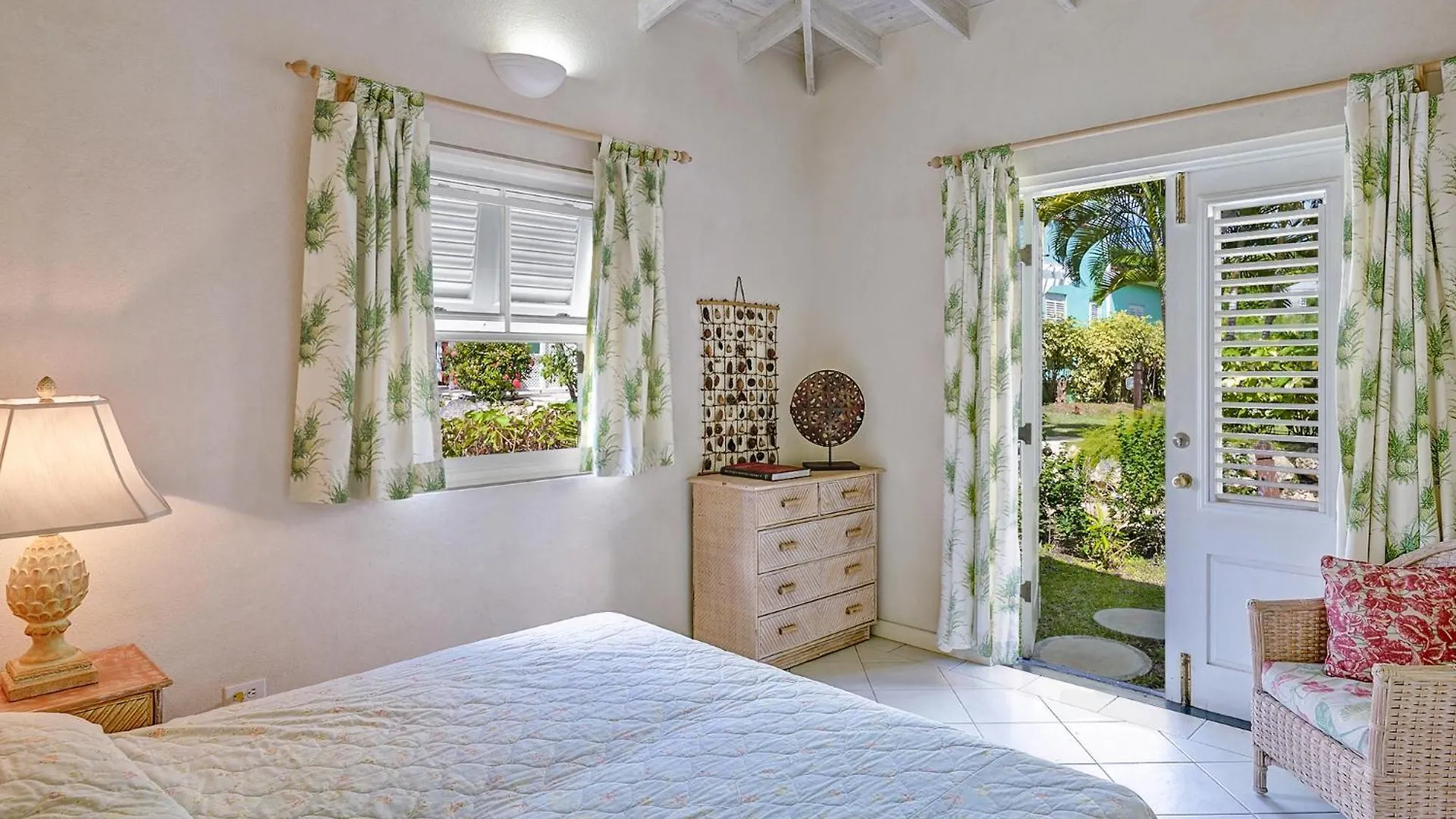 Kings Beach Village Saint Peter Villa